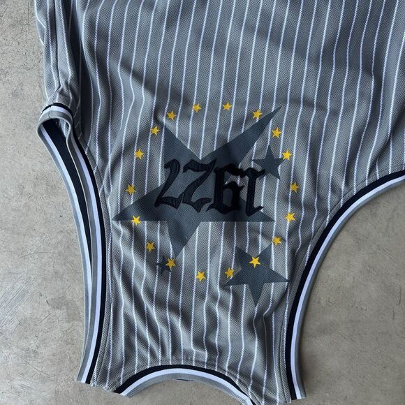 Harlem Globetrotters Jersey Mens XL Pinstripe 1927 Basketball Platinum FUBU NBA - Picture 5 of 5